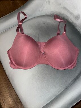Pink t-shirt bra